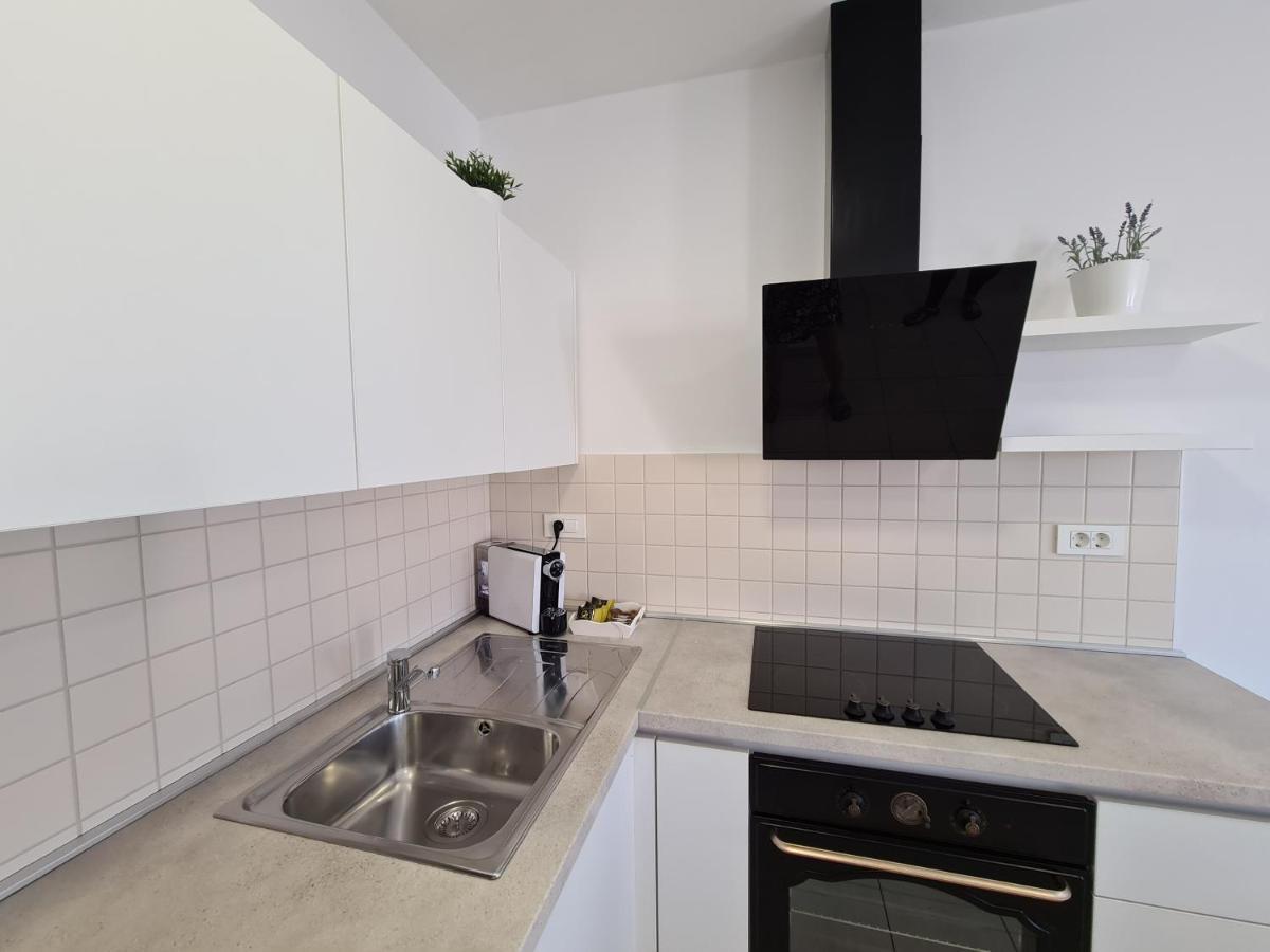 Orkula Apartments Pasman Ngoại thất bức ảnh