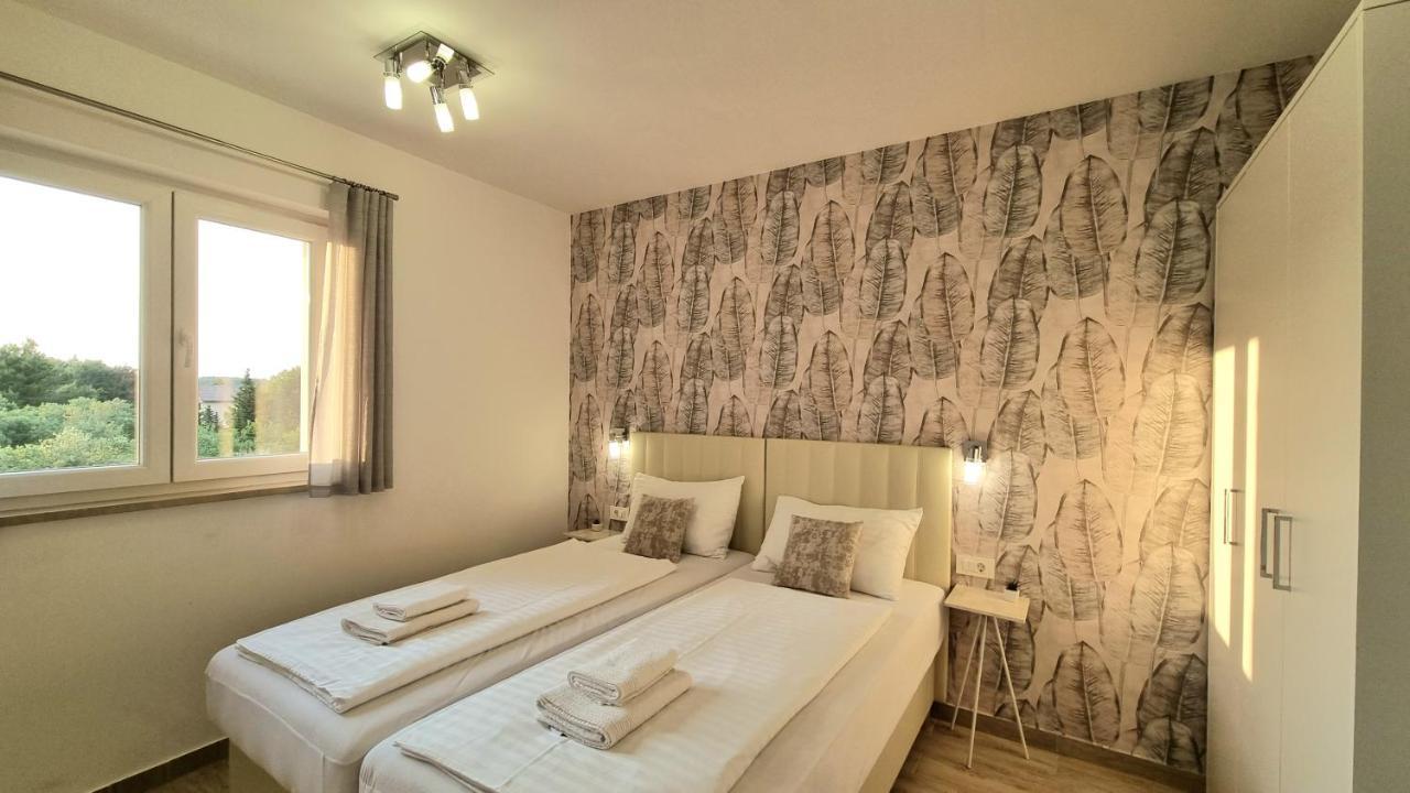 Orkula Apartments Pasman Ngoại thất bức ảnh