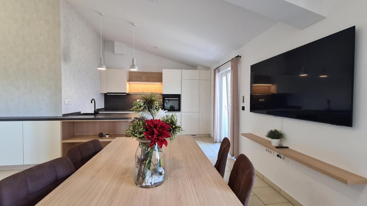 Orkula Apartments Pasman Ngoại thất bức ảnh