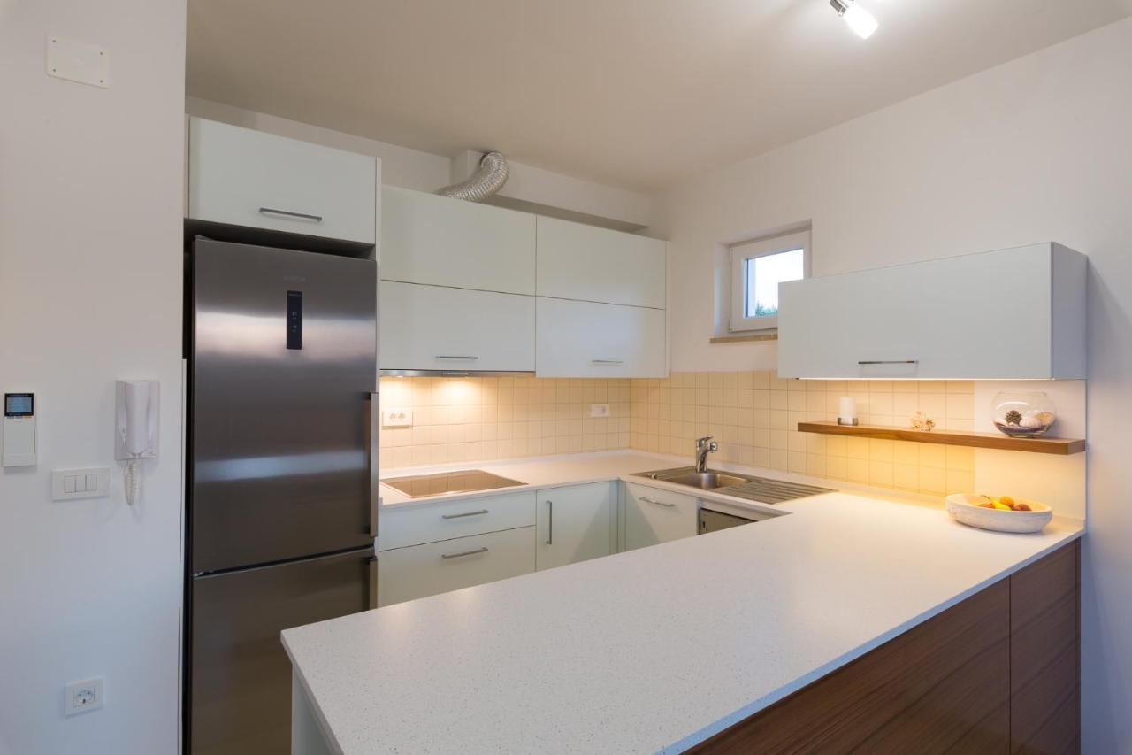 Orkula Apartments Pasman Ngoại thất bức ảnh